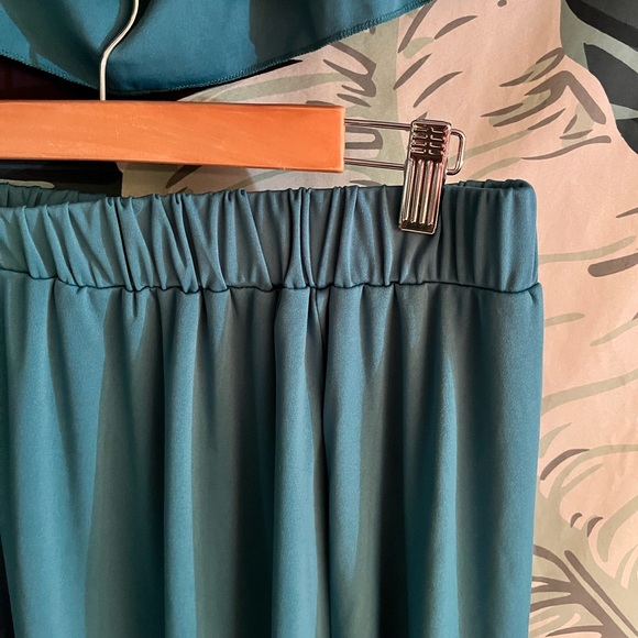 2pc resort wear - Picture 3 of 5